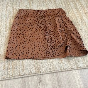 Aritzia Wilfred allusian skirt, size 8. Terrazo brown, warm earth.